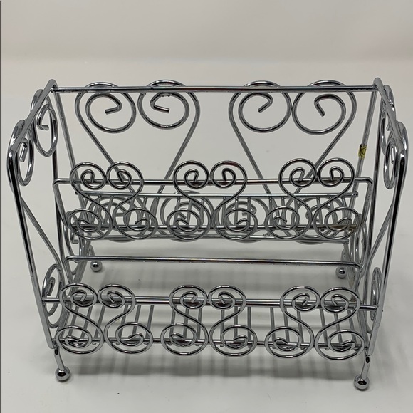 Elegant Silver Metal Rack - Picture 1 of 1